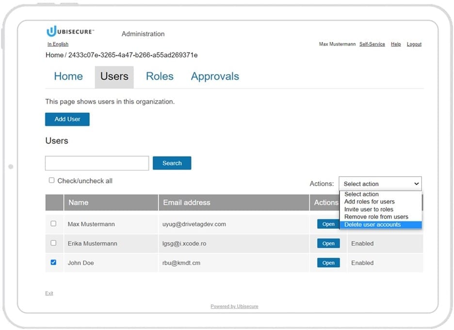 Max deletes user 'John Doe' in the IDaaS trial Administration view.